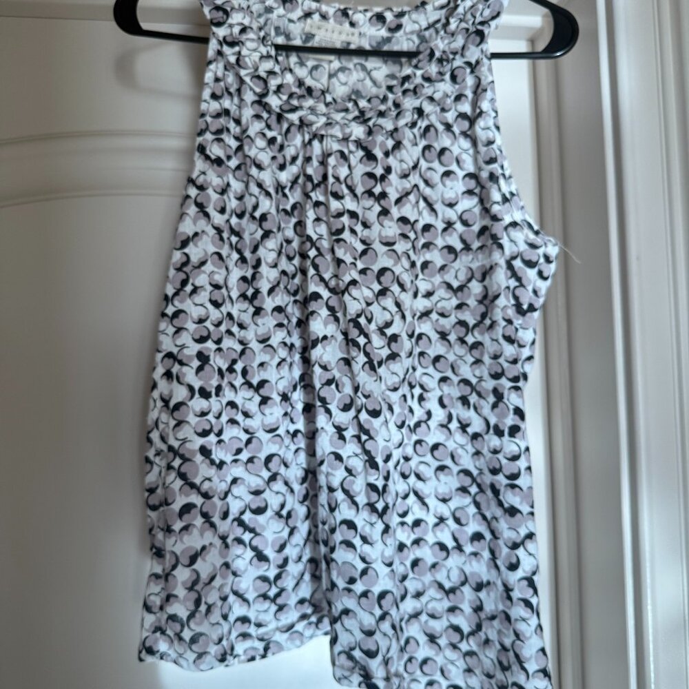 Tweeds Linen/rayon sleeveless top